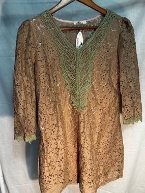 NWT Cococabana Lace Tunic Top Boho Floral Crochet Neckline 3/4 Sleeve